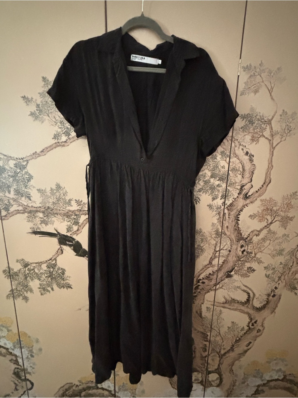 Bimba y Lola Étoile Black Midi V-Neck Short Sleeve Dress